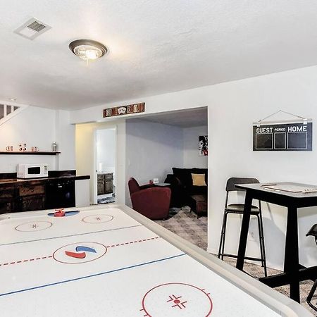 Wow! Spacious Retreat & Amazing Yard 2400+4Bd/3Bth Wichita Luaran gambar