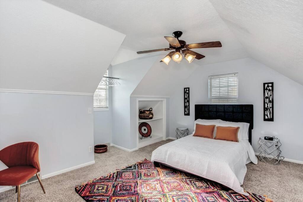 Wow! Spacious Retreat & Amazing Yard 2400+4Bd/3Bth Wichita Luaran gambar