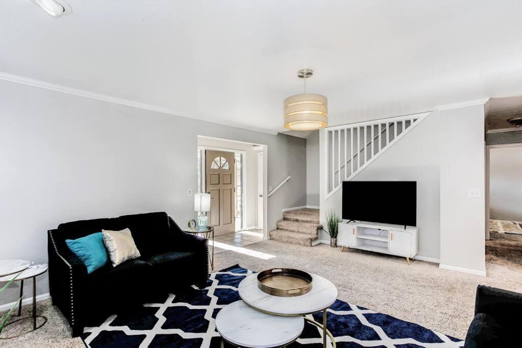 Wow! Spacious Retreat & Amazing Yard 2400+4Bd/3Bth Wichita Luaran gambar
